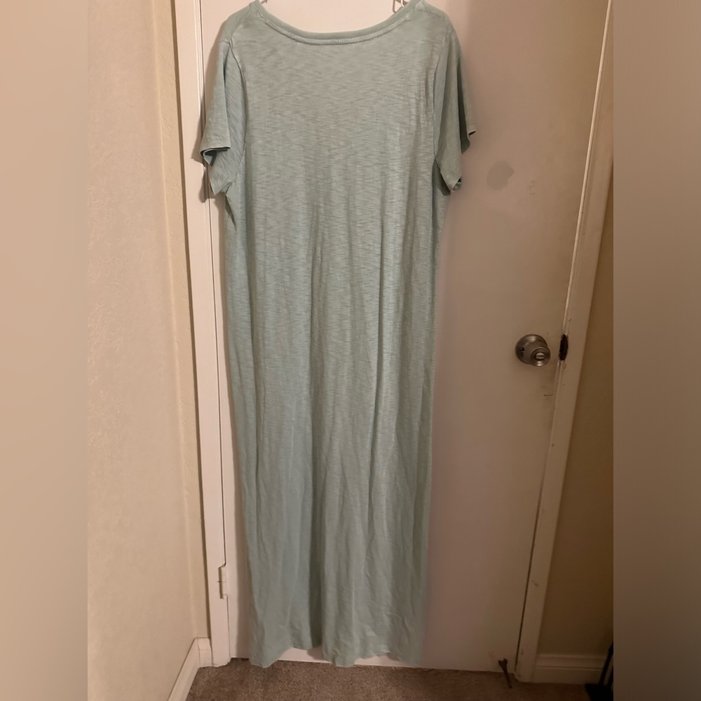 Universal Thread Gray V-Neck Top - image 3